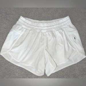 Lululemon Tracker Lined Shorts 4”, size 8